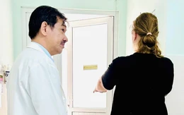 Đột quỵ khi du lịch: Nữ du khách Nga khỏi liệt, nam thanh niên Việt thoát cửa tử nhờ lấy huyết khối