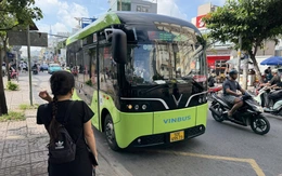 Tôi đi làm bằng xe buýt, càng đi càng 'ghiền'