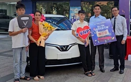 Vượt qua 1,3 triệu thuê bao trong cả nước, người đàn ông nghèo Quảng Trị trúng xe VF5 của VNPT