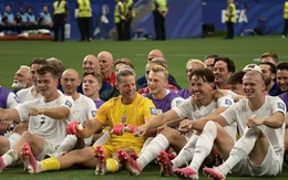 Xem Haaland chèo thuyền Viking ở World Cup