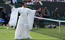 Naomi Osaka diện kimono trắng gây sốt ở Wimbledon 2026
