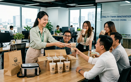 Không tiền chạy theo trà sữa buổi chiều, mang khoai mì, khoai lang mời đồng nghiệp... thế mới hay!