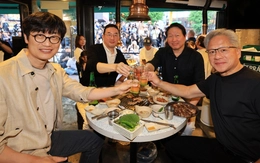 CEO Nvidia gây sốt: Ăn nhậu ở phố đi bộ cùng các trùm công nghệ Hàn Quốc