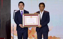 CLB Hà Nội nhận Huân chương Lao động hạng nhì