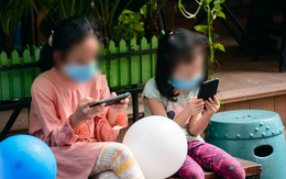 Không thể giao trẻ em cho mạng xã hội: Bằng cách gì cấm trẻ không lên mạng?