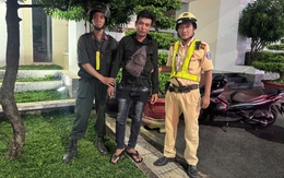 Giả danh công an dừng xe kiểm tra giấy tờ, đòi tiền người đi đường