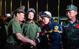 Đoàn Việt Nam về nước sau 12 ngày sang Venezuela tìm kiếm nạn nhân động đất