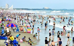 Vũng Tàu ken đặc du khách, nhiều tuyến đường trung tâm ùn ứ cuối tuần