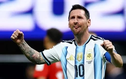Cổ động viên Anh sợ trọng tài và FIFA 'dàn xếp' giúp Messi thắng Tam sư