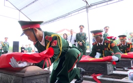 Đà Nẵng truy điệu và an táng 5 hài cốt liệt sĩ được tìm thấy tại hang Đá Sập