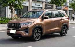 Toyota Innova Cross bản mới chạy thử: Thiết kế tinh chỉnh, dự kiến nâng cấp màn hình, ADAS