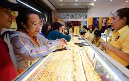 Đọc nhanh 14-7: Giá vàng giảm tiếp; cổ phiếu một doanh nghiệp ở TP.HCM tăng 'sốc' 150%