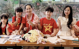 Bỏ điện thoại xuống, bạn nhỏ dệt ước mơ xanh làm thiện nguyện