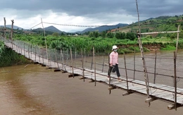 Xóa ám ảnh những cây cầu treo xuống cấp