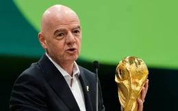 Chủ tịch FIFA bị đề nghị điều tra sau vụ xóa thẻ đỏ cho sao tuyển Mỹ