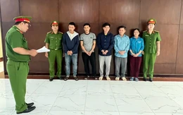 Bị điều tra, đường dây bán phụ gia thực phẩm giả ở TP.HCM tìm cách ‘tác động’ công an