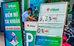 Điều gì đang diễn ra trên thị trường lãi suất: niêm yết 6%/năm, thực nhận tới 9%/năm?