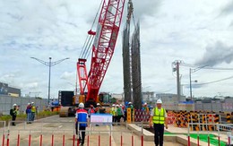Hạ lồng thép thi công ga ngầm Phạm Văn Bạch tuyến metro số 2 TP.HCM