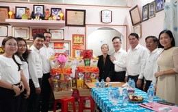 Lãnh đạo Thành ủy TP.HCM thăm, tri ân gia đình chính sách tiêu biểu
