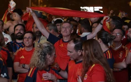 Tây Ban Nha vô địch World Cup 2026, đường phố ngập sắc cờ và ánh sáng