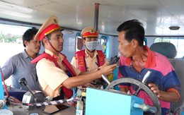 Đồng Tháp chấn chỉnh hoạt động tàu chở khách trên sông Tiền mùa mưa bão