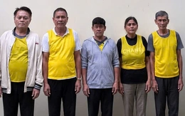 Bắt băng nhóm người Philippines lừa khách du lịch bằng trò đánh bài bịp ở TP.HCM