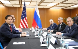 Ngoại trưởng Mỹ - Nga gặp nhau, Kremlin nói đã sẵn sàng cho một 'giải pháp chính trị - ngoại giao'