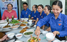'Bữa cơm tri ân' của lòng biết ơn