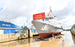 Hạ thủy tàu tuần tiễu vỏ hợp kim cho Quân khu 9