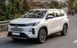 Toyota Innova Cross mới lộ rõ đầu xe giống Hilux thế hệ mới, nâng cấp ADAS