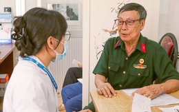 Tuổi trẻ TP.HCM khám bệnh, phục dựng di ảnh, diễn văn nghệ tri ân người có công dịp tháng 7