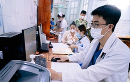 Bác sĩ nội trú mong nhẹ gánh học phí, toàn tâm rèn luyện tay nghề