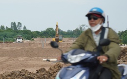 Cao tốc đi qua, ruộng lúa thành ốc đảo vì thiếu đường dân sinh