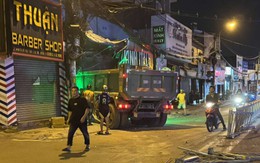 Xe ben mất lái tông sập tiệm mắt kính trên đường Tô Ngọc Vân, 4 người thoát chết