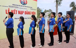 Màu áo xanh đứng vào hàng ngũ của Đảng giữa mùa tình nguyện