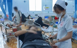 Vụ ngộ độc thực phẩm sau khi ăn bánh mì Hồng Ngọc: Khen thưởng đột xuất y bác sĩ Bệnh viện Quân y 120