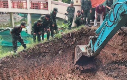 Mở rộng khu vực tìm kiếm hài cốt liệt sĩ ra sát mép bờ hồ tại công viên Lê Thị Riêng