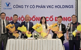 Chủ tịch công ty muốn tăng thù lao thành viên hội đồng quản trị vì ‘không đủ tiền vé máy bay’