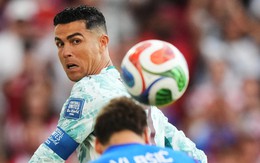 Ronaldo có HLV mới người Úc dù còn đang dự World Cup
