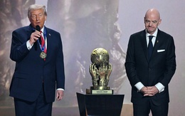 FIFA bị gây sức ép điều tra ông Infantino vụ trao 'giải Hòa bình' cho ông Trump