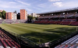 Sân nhà Rayo Vallecano bị thu giấy phép vì nước nhiễm khuẩn