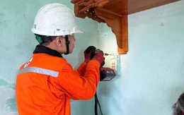 Chiến sĩ Kỳ nghỉ hồng sửa điện, tư vấn thủ tục hành chính cho dân