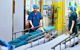 Dở khóc, dở cười với hình ảnh chồng ngất xỉu khi đồng hành cùng vợ 'vượt cạn'