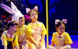 Hóa thân thành Thánh Gióng, những nhân vật ngộ nghĩnh trên sàn kịch