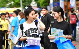Hàng ngàn thí sinh, phụ huynh đổ về ngày hội chọn nguyện vọng đại học 2026