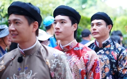 Trường Giang, HIEUTHUHAI quảng diễn áo dài truyền thống trong Kinh thành Huế