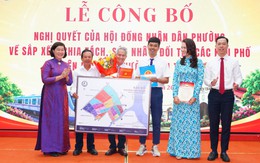 Phường Bến Thành hỗ trợ người dân làm thủ tục sau sắp xếp còn 17 khu phố