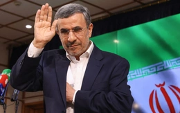 Sau tin đồn thiệt mạng, cựu tổng thống Iran xuất hiện tại lễ tang lãnh tụ Khamenei
