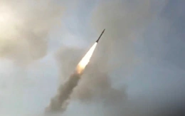 Iran: Ông Trump 'đẩy khu vực vào lửa', sẽ đóng eo biển Hormuz nếu có cuộc tấn công mới