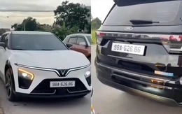 Đang đi trên đường, tài xế Ford Everest bắt gặp ô tô lắp biển số giống hệt xe mình